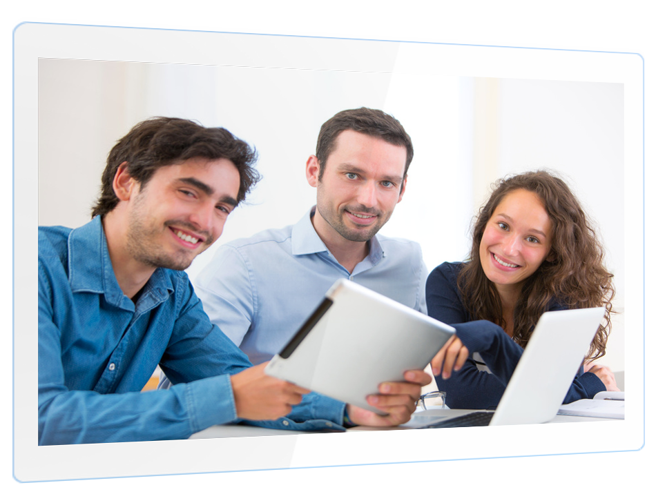 collaborateurs au travail